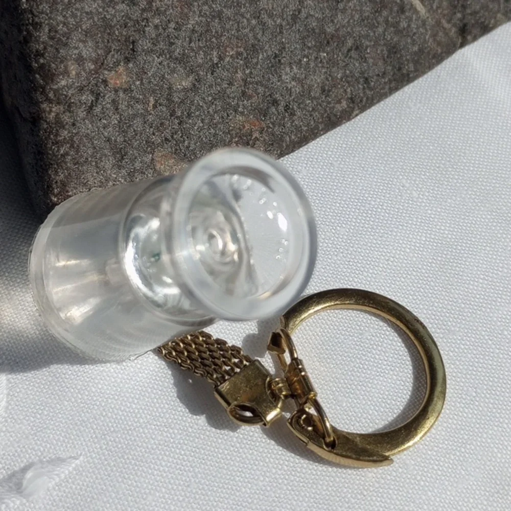 Vintage Seagram's gin martini keychain